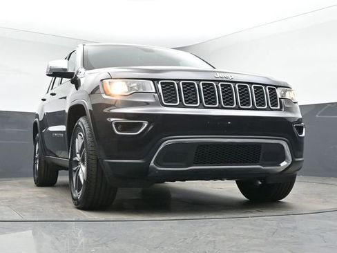 Used 2018 Jeep Grand Cherokee Limited image 33