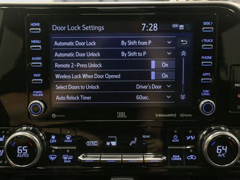 Used 2022 Toyota Highlander Limited AWD/4WD image 31