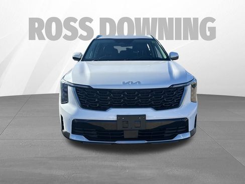 Used 2024 Kia Sorento S image 2