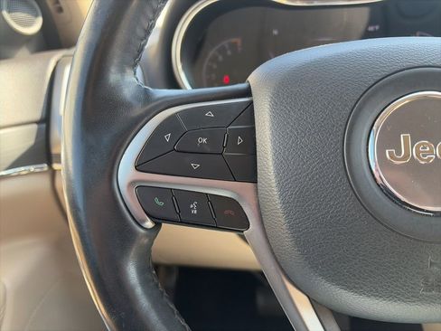 Used 2020 Jeep Grand Cherokee Limited image 17