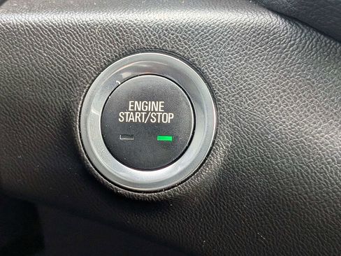Used 2024 GMC Terrain SLE FWD image 30