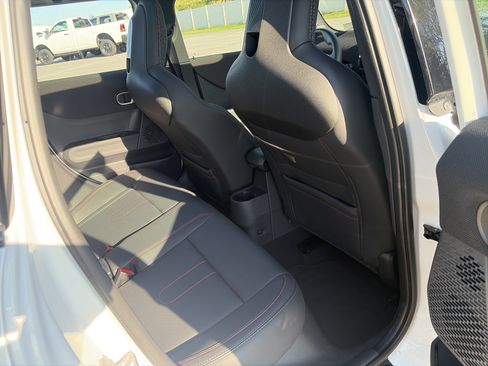 Used 2025 MINI Cooper S FWD image 23