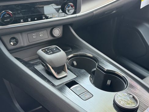 New 2026 Nissan Rogue SV AWD/4WD image 10