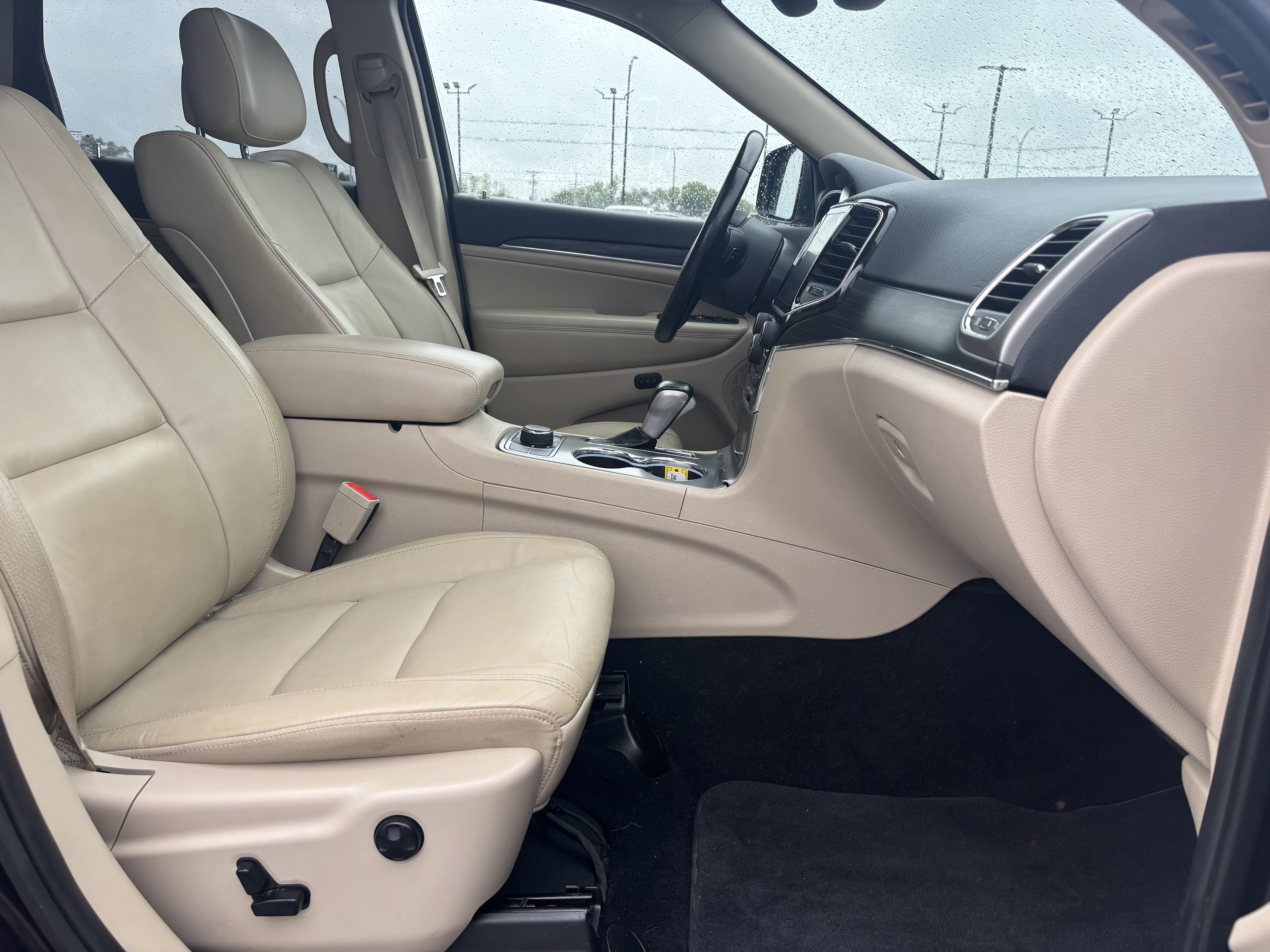 Used 2020 Jeep Grand Cherokee Limited AWD/4WD image 25