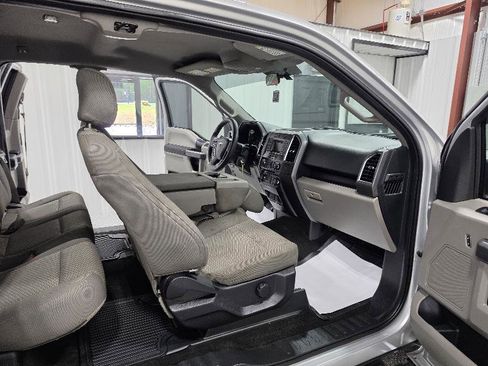 Used 2015 Ford F150 XLT image 14