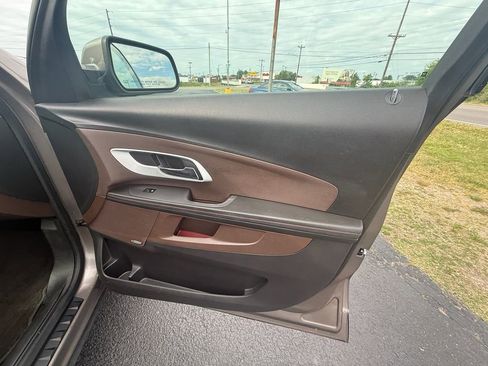 Used 2010 Chevrolet Equinox LT image 22
