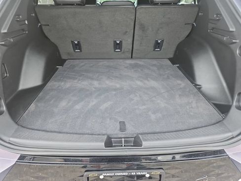 Used 2024 Chevrolet Equinox EV RS FWD image 22