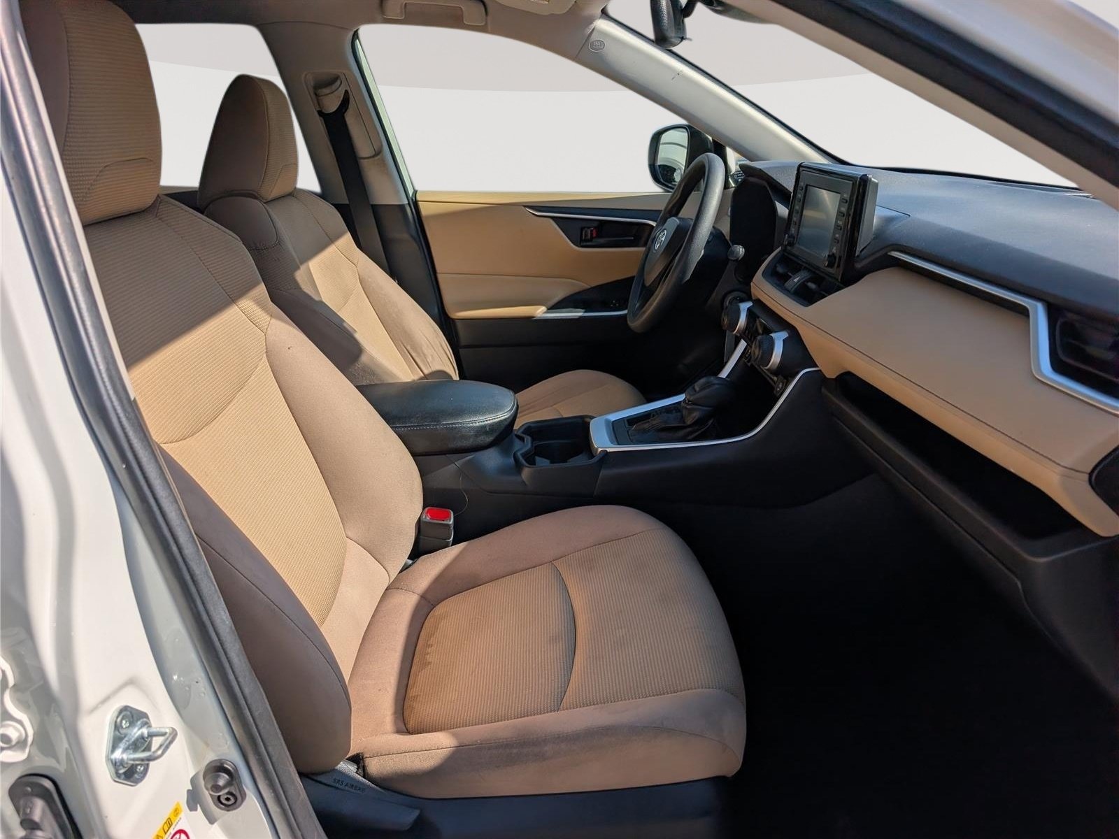 Used 2019 Toyota RAV4 LE w/ Carpet Mat Package AWD/4WD image 12