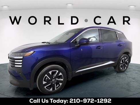 Used 2025 Nissan Kicks SR w/ Illumination Package image 3