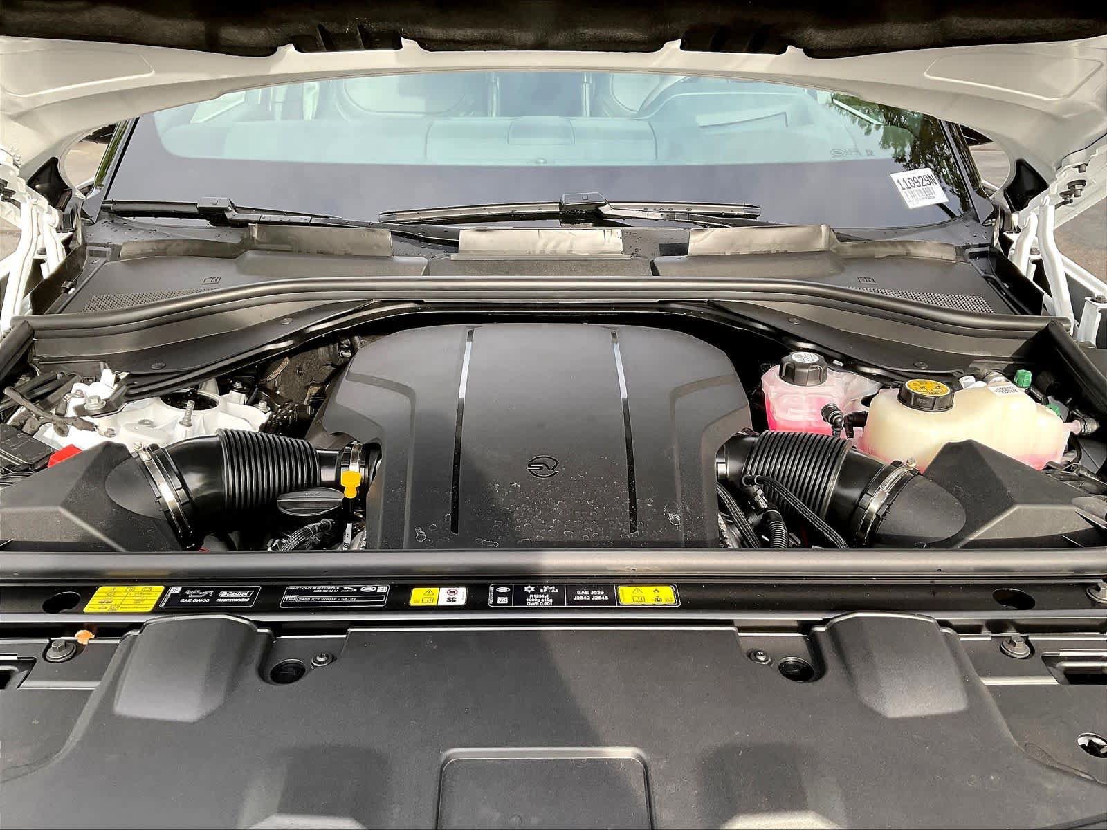 New 2026 Land Rover Range Rover SV AWD/4WD image 13