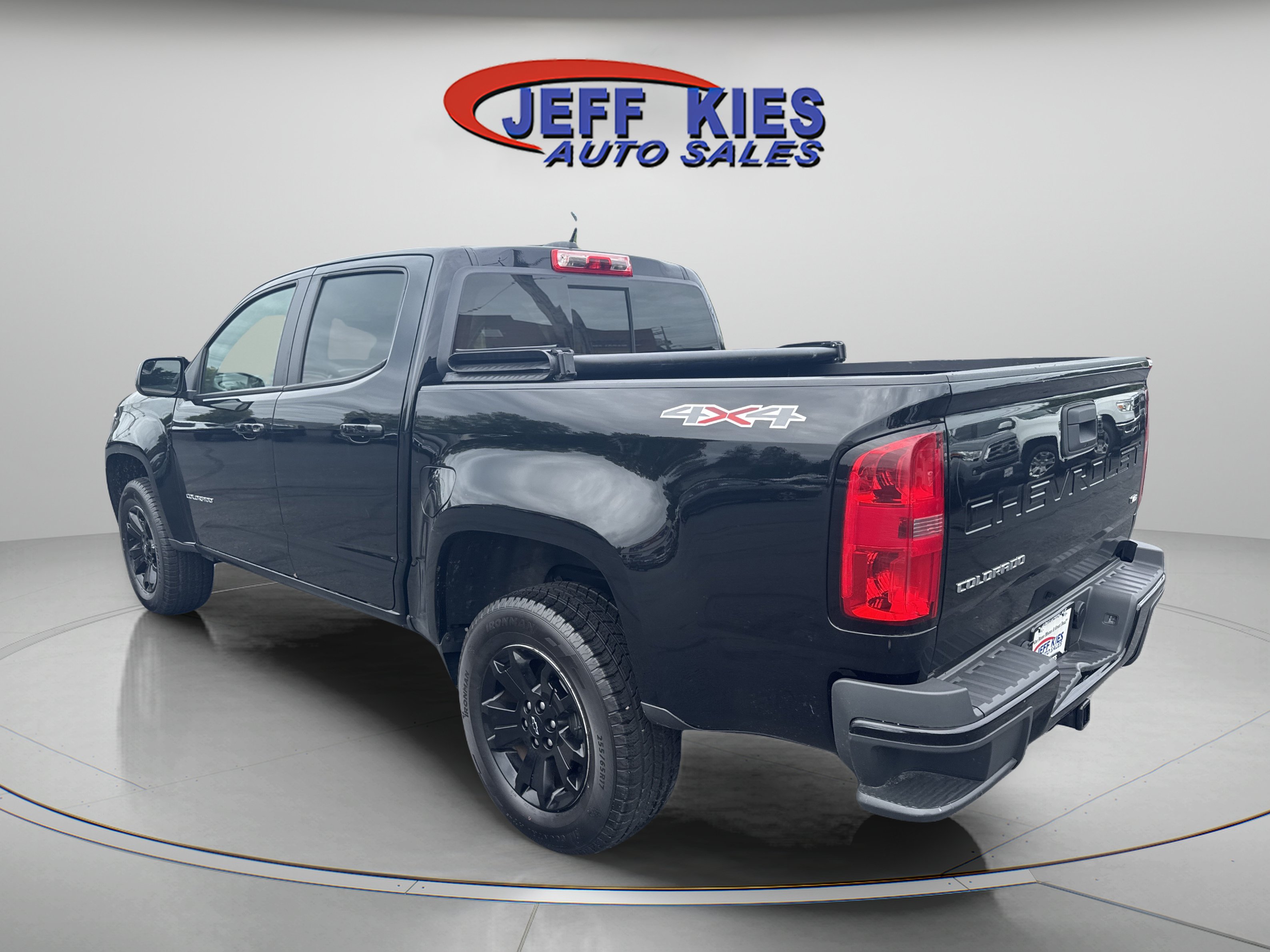 Used 2022 Chevrolet Colorado LT w/ Trail Boss Package AWD/4WD image 7
