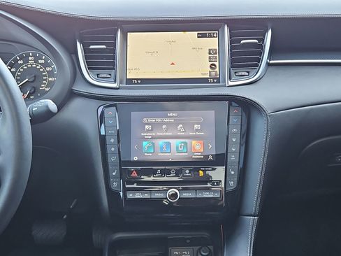 Used 2024 INFINITI QX50 Sport image 15