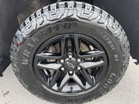 Used 2022 Chevrolet Silverado 1500 LT Trail Boss w/ Convenience Package II AWD/4WD image 15