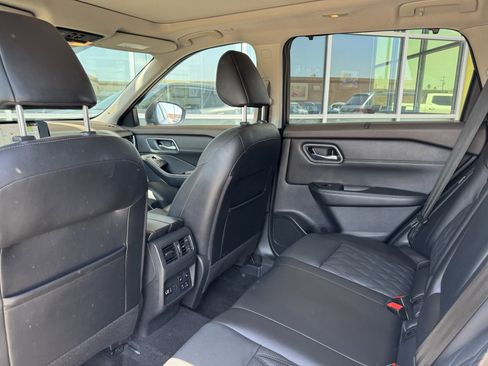 Used 2022 Nissan Rogue Platinum w/ Head-Up Display Package image 37