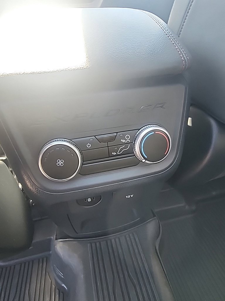 Used 2025 Ford Explorer Active w/ Active Comfort Package AWD/4WD image 13