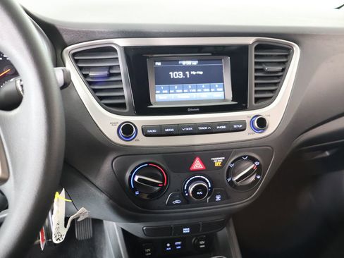 Certified 2021 Hyundai Accent SE FWD image 5