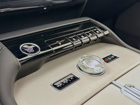 New 2026 Lincoln Navigator Reserve w/ Jet Appearance Package AWD/4WD image 17