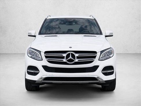 Used 2019 Mercedes-Benz GLE 400 4MATIC image 2