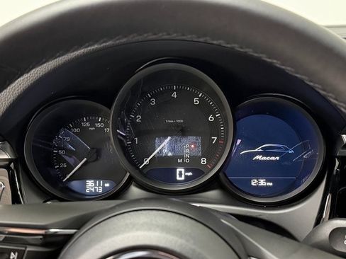 Certified 2026 Porsche Macan image 17