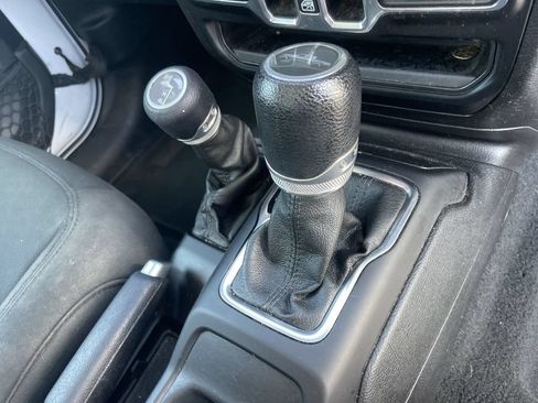 Used 2020 Jeep Gladiator Sport w/ Quick Order Package 24S AWD/4WD image 24