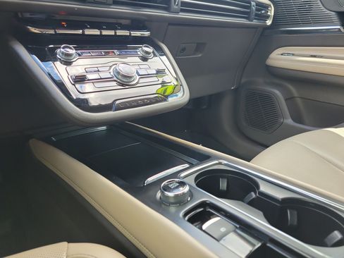 Used 2020 Lincoln Corsair FWD image 11