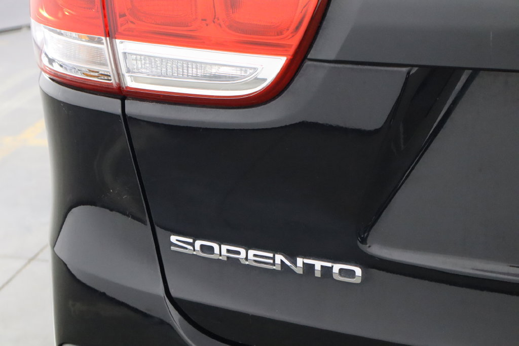 Used 2016 Kia Sorento AWD image 38