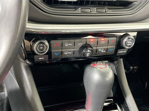 Used 2022 Jeep Compass Limited image 15