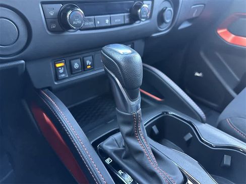 Used 2024 Nissan Frontier Pro-X w/ Pro Convenience Package image 17