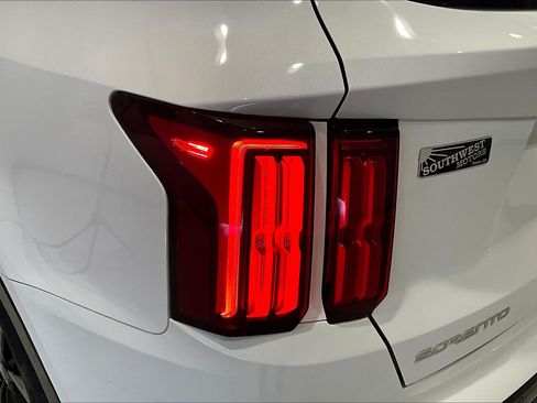 Used 2023 Kia Sorento SX AWD/4WD image 24