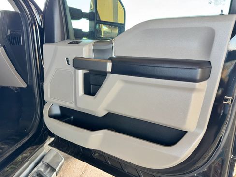 Used 2020 Ford F250 XLT w/ XLT Premium Package AWD/4WD image 27