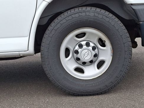 Used 2015 Chevrolet Express 2500 RWD image 8