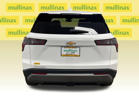 Used 2026 Chevrolet Equinox LT FWD image 16