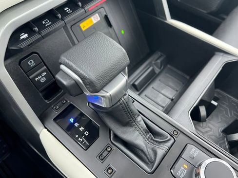 Used 2024 Toyota Sequoia Capstone image 20