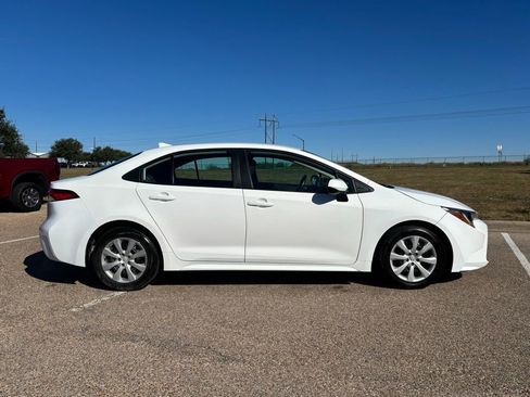 Used 2024 Toyota Corolla LE image 5