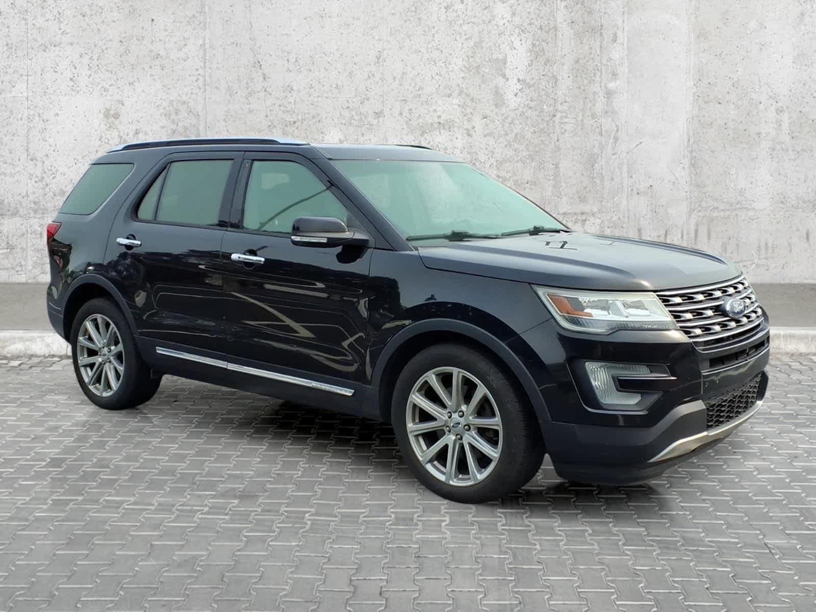 Used 2016 Ford Explorer Limited FWD image 2