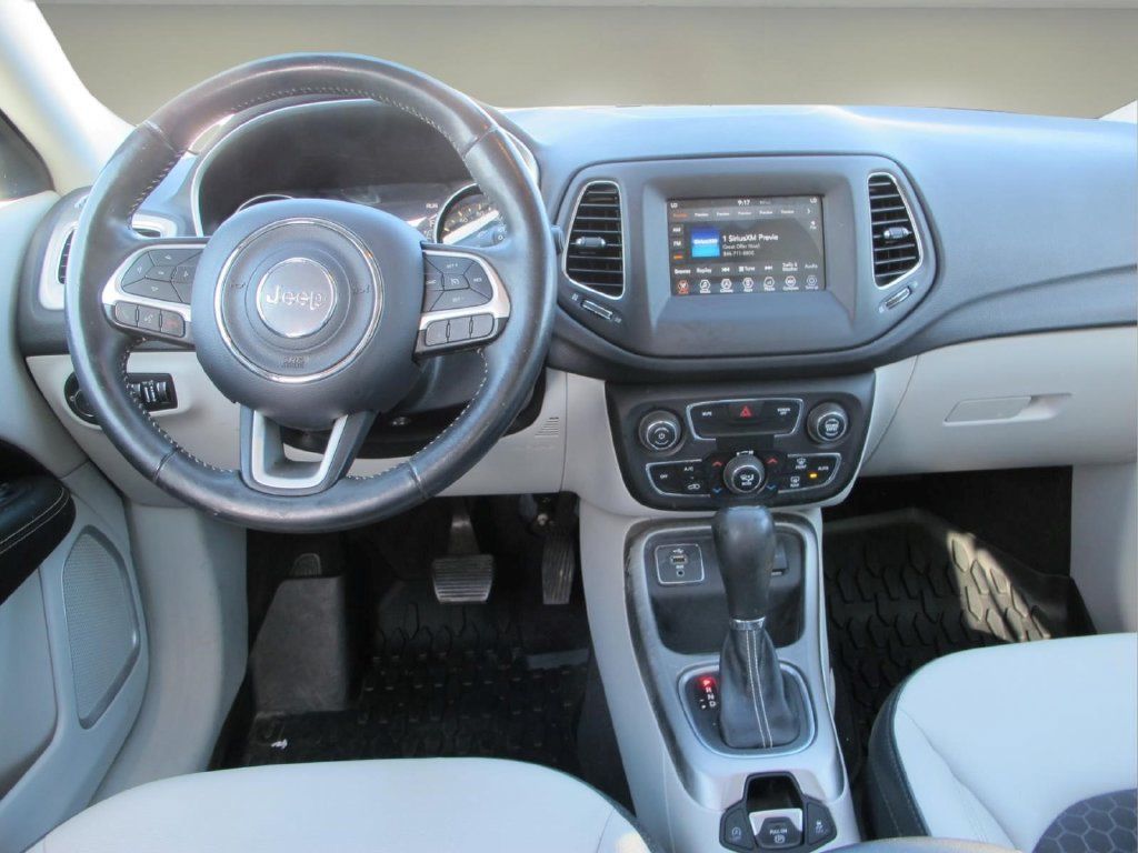 Used 2018 Jeep Compass Latitude w/ Popular Equipment Group FWD image 21