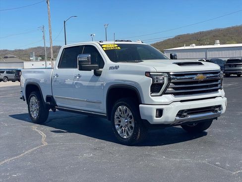 New 2026 Chevrolet Silverado 2500 High Country w/ Technology Package AWD/4WD image 1