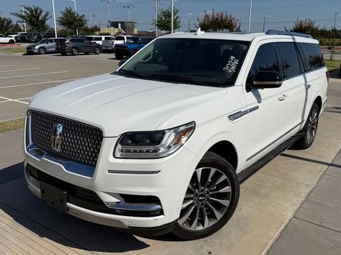 Used 2021 Lincoln Navigator L Reserve w/ Luxury Package RWD image 3