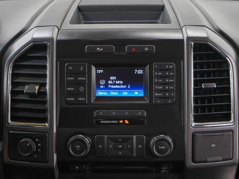 Used 2015 Ford F150 XLT AWD/4WD image 15