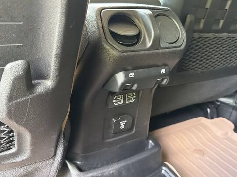 Used 2021 Jeep Wrangler Unlimited Rubicon AWD/4WD image 23