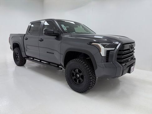 New 2026 Toyota Tundra SR5 w/ SR5 Convenience Package image 1