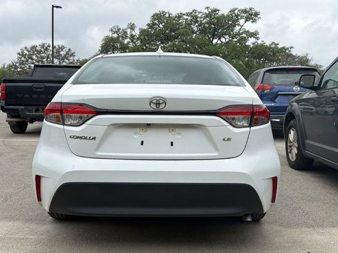 Used 2025 Toyota Corolla LE image 6