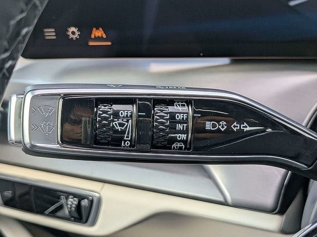 New 2027 Cadillac Vistiq Sport w/ LPO, Floor Liner Package AWD/4WD image 27