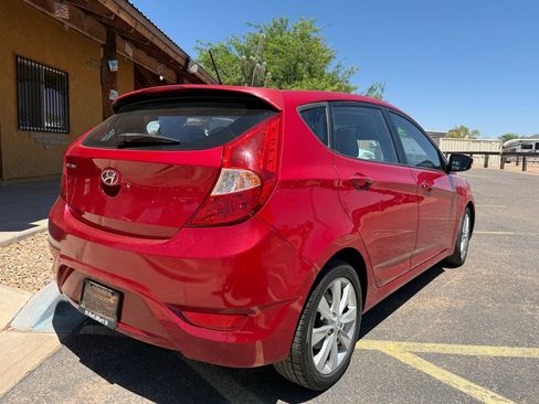 Used 2013 Hyundai Accent SE FWD image 8