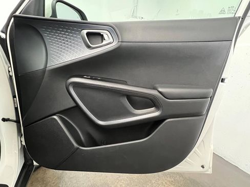 Used 2020 Kia Soul S FWD image 11