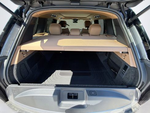 New 2026 Land Rover Range Rover SE image 12