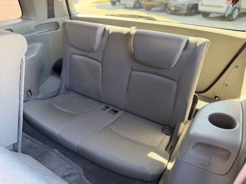 Used 2006 Toyota Highlander Sport w/ Towing Prep Pkg FWD image 16
