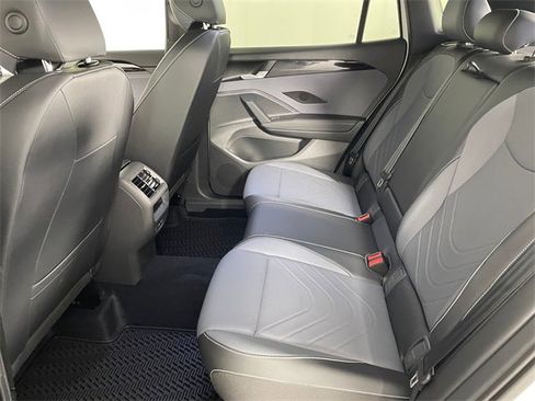 New 2025 Volkswagen Tiguan SE R-Line image 15