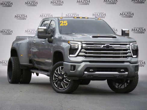 Used 2025 Chevrolet Silverado 3500 High Country w/ High Country Premium Package image 2