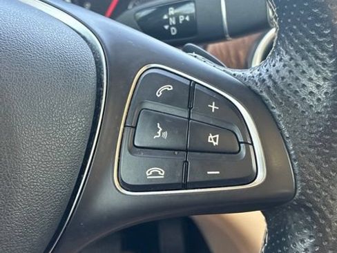 Used 2019 Mercedes-Benz GLA 250 4MATIC w/ Premium Package image 13